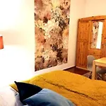 Old Town - 5 Bedrooms Soltyka S2 公寓
