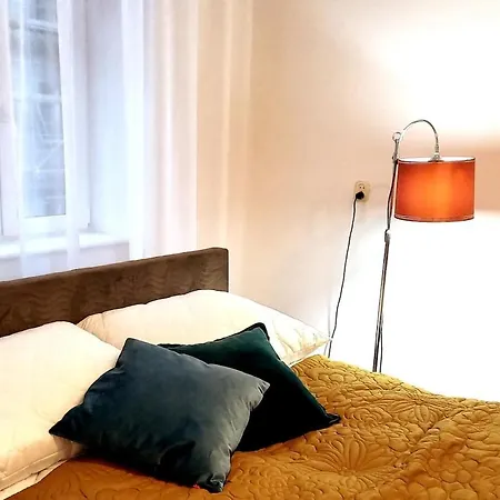 Old Town - 5 Bedrooms Sołtyka S2 *