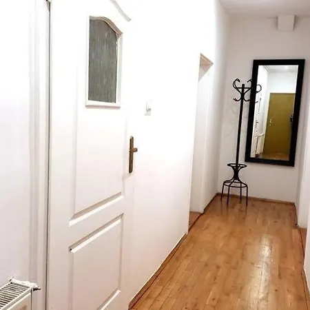 Apartment Old Town - 5 Bedrooms Soltyka S2 *