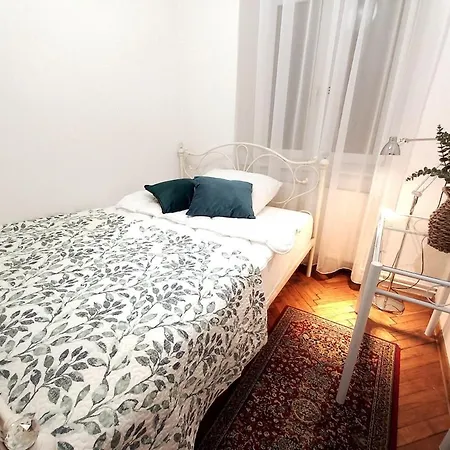 Old Town - 5 Bedrooms Soltyka S2 *