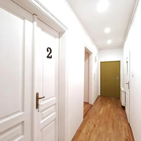 Old Town - 5 Bedrooms Soltyka S2 דירה *