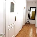 Apartment Old Town - 5 Bedrooms Soltyka S2 *