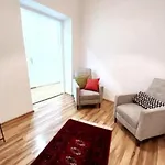Apartment Old Town - 5 Bedrooms Soltyka S2 Krakow
