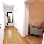 Apartment Old Town - 5 Bedrooms Soltyka S2 Krakow