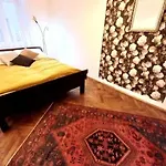 Old Town - 5 Bedrooms Soltyka S2 *