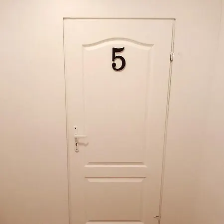 Apartment Old Town - 5 Bedrooms Soltyka S2 Krakow
